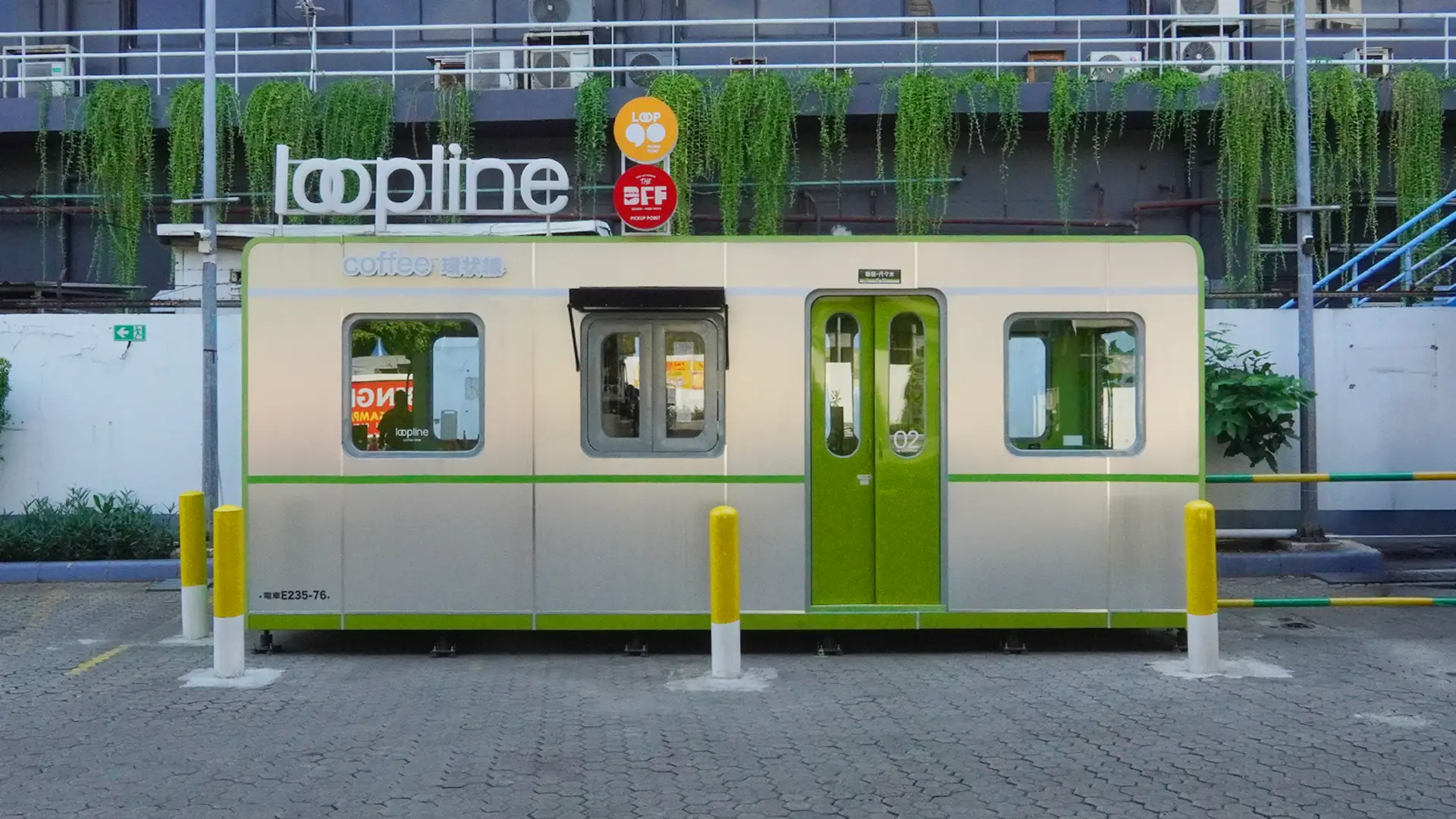 loopline booth coffee shop